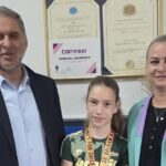 Srdačan prijem za našu Saru kod direktora škole